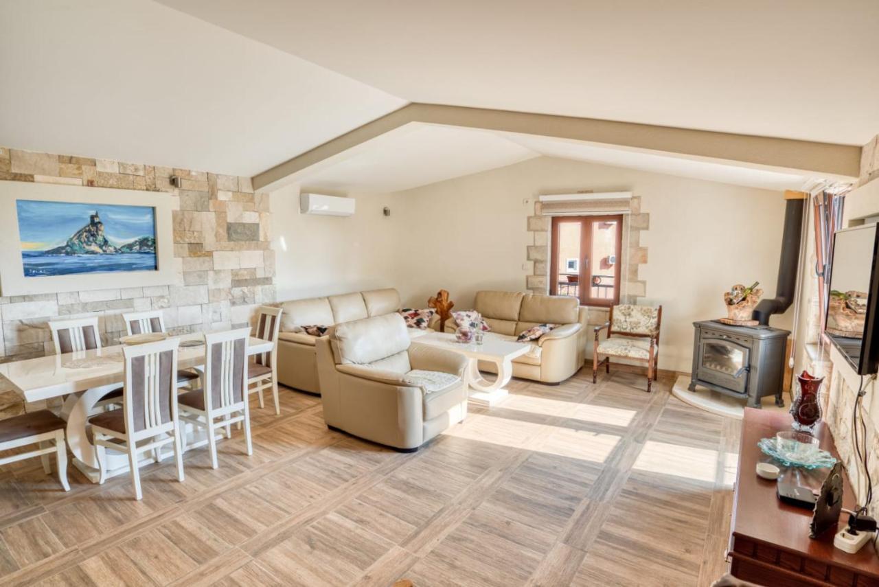 Savovic_Lux Apartment Petrovac Luaran gambar