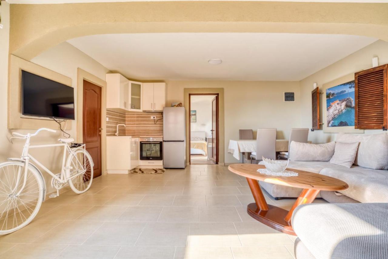 Savovic_Lux Apartment Petrovac Luaran gambar