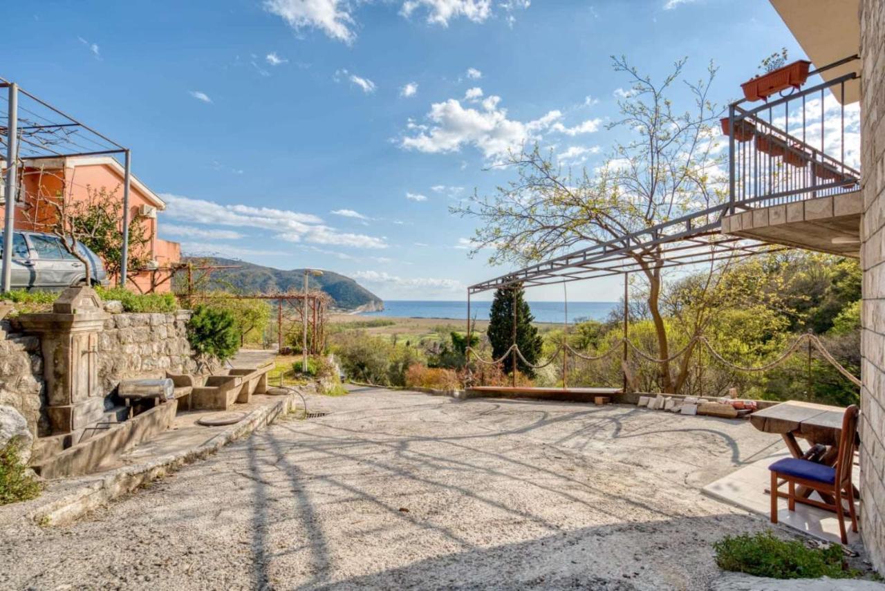 Savovic_Lux Apartment Petrovac Luaran gambar
