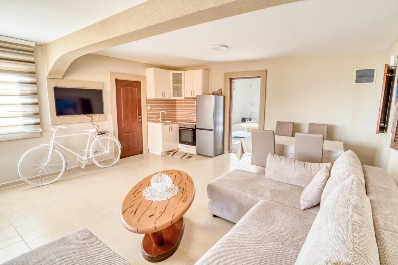 Savovic_Lux Apartment Petrovac Luaran gambar
